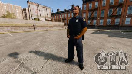 Um guarda-roupa atualizado para polícia para GTA 4