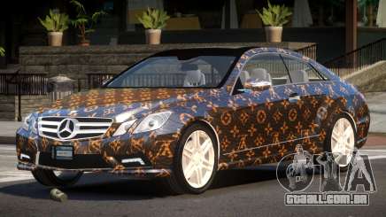 Mercedes Benz E500 LT PJ2 para GTA 4