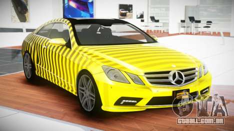 Mercedes-Benz E500 QD S10 para GTA 4