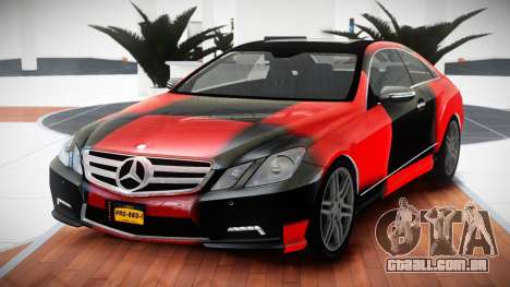 Mercedes-Benz E500 QD S9 para GTA 4