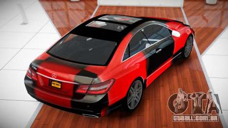 Mercedes-Benz E500 QD S9 para GTA 4