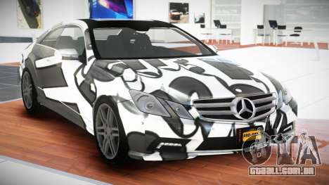 Mercedes-Benz E500 QD S4 para GTA 4